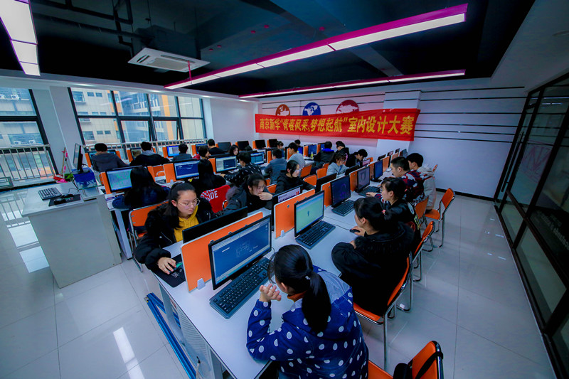 榮耀征途 他們代表學校出征全國互聯網職業技能大賽動漫游戲開發戰場